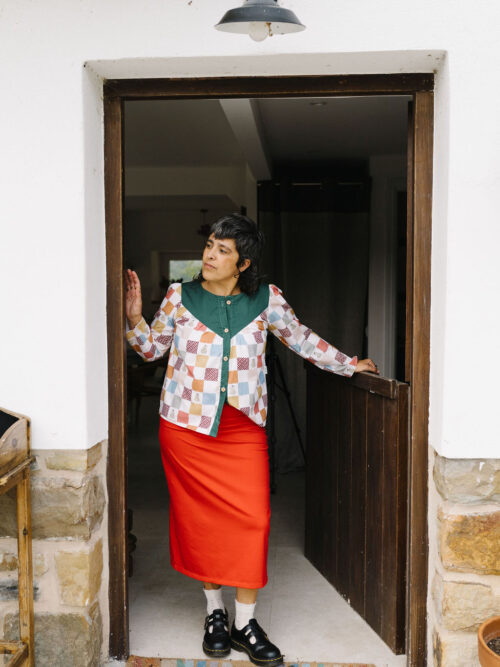 falda midi roja de corte recta
